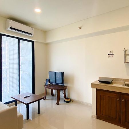 Cozy Living And Modern Look 2Br At Meikarta Apartment By Travelio Cikarang Esterno foto