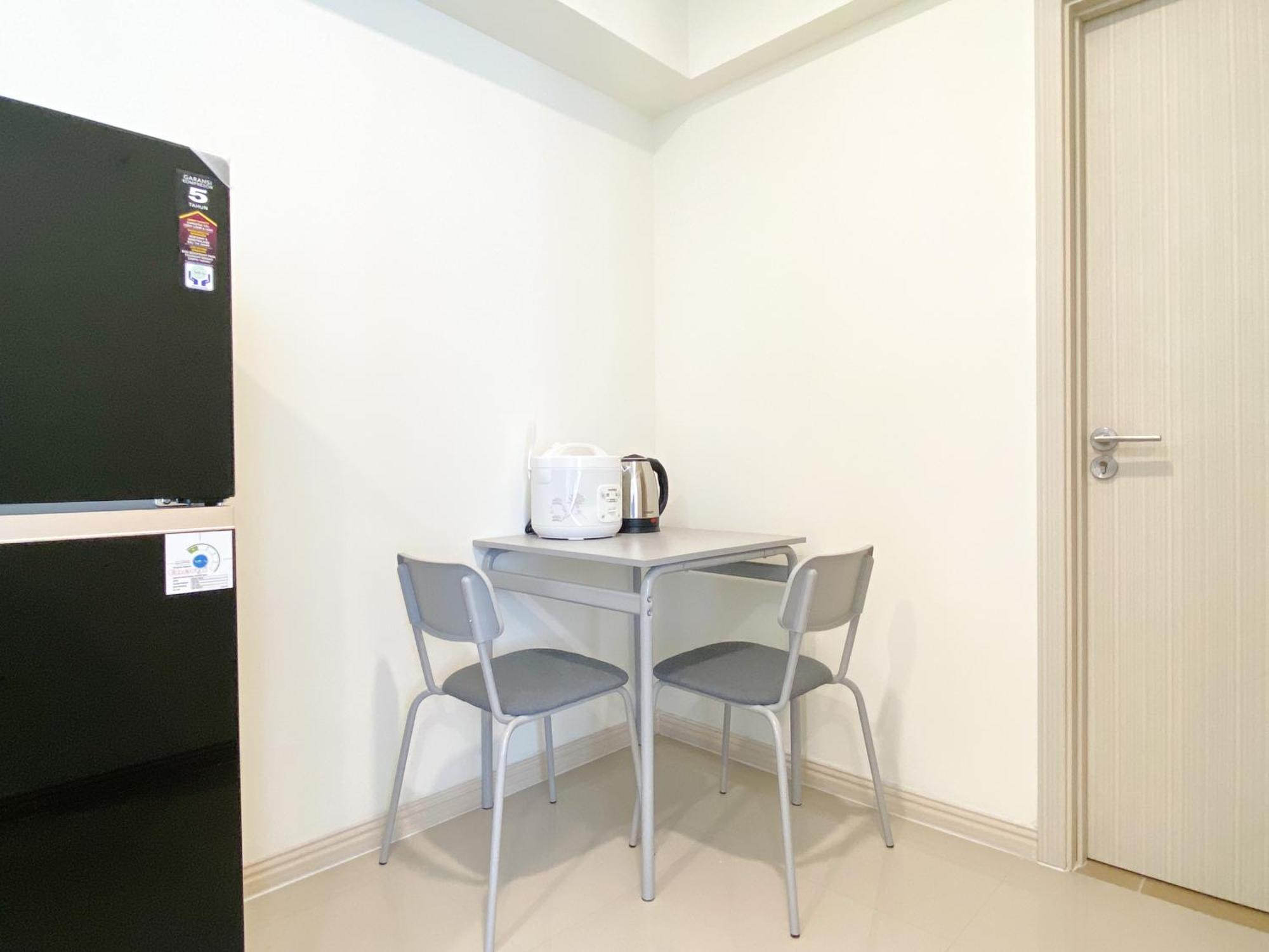 Cozy Living And Modern Look 2Br At Meikarta Apartment By Travelio Cikarang Esterno foto