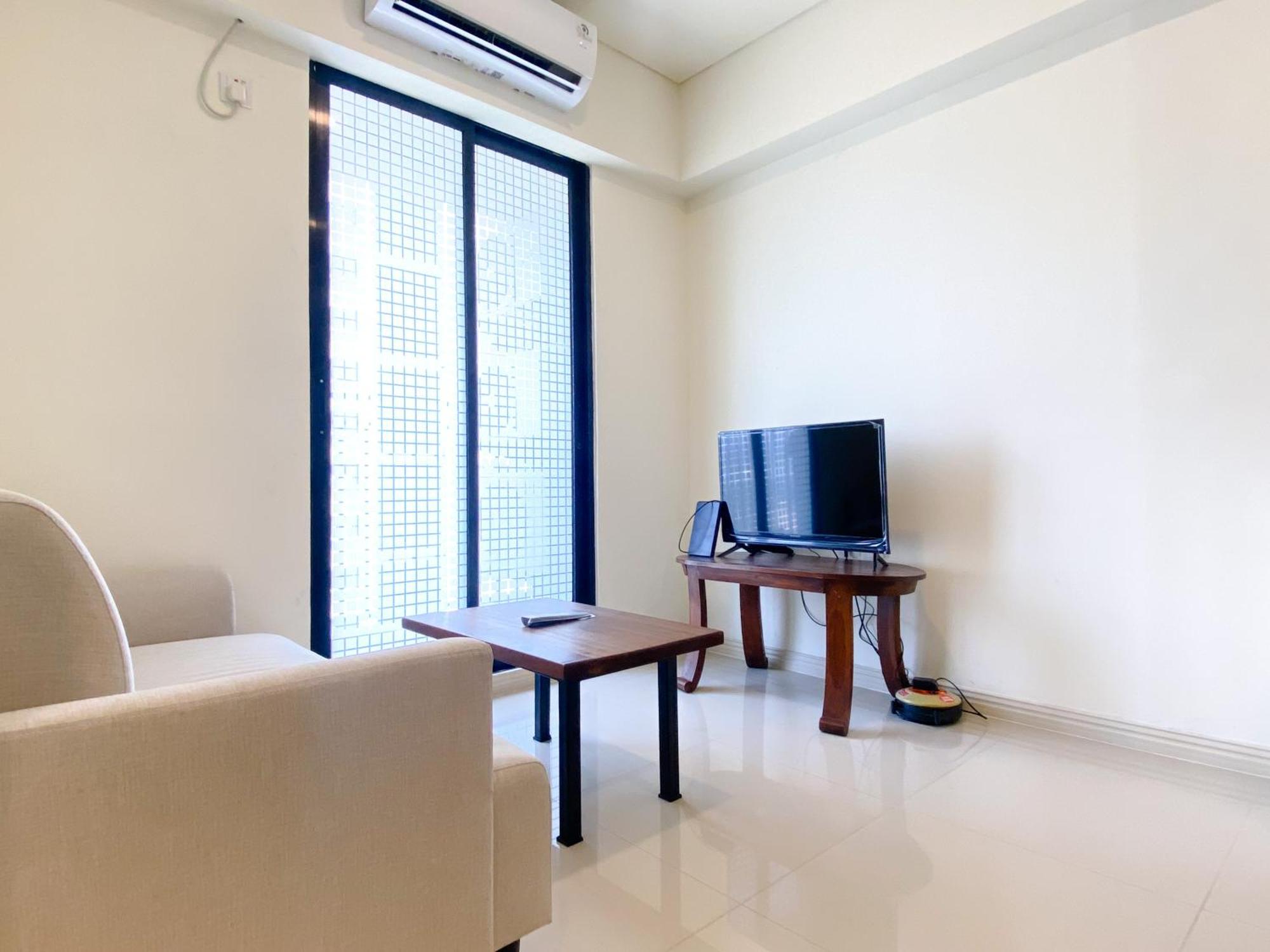 Cozy Living And Modern Look 2Br At Meikarta Apartment By Travelio Cikarang Esterno foto